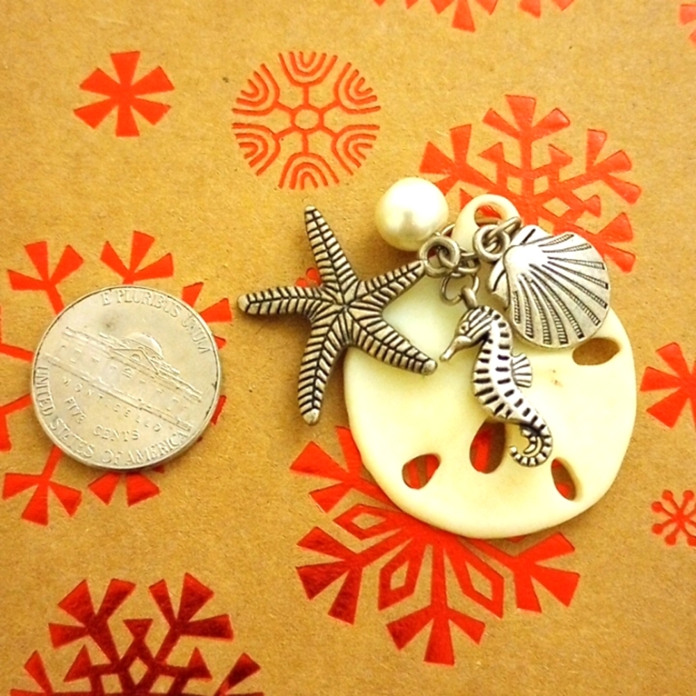 Starfish, seahorse pearl and shell charm